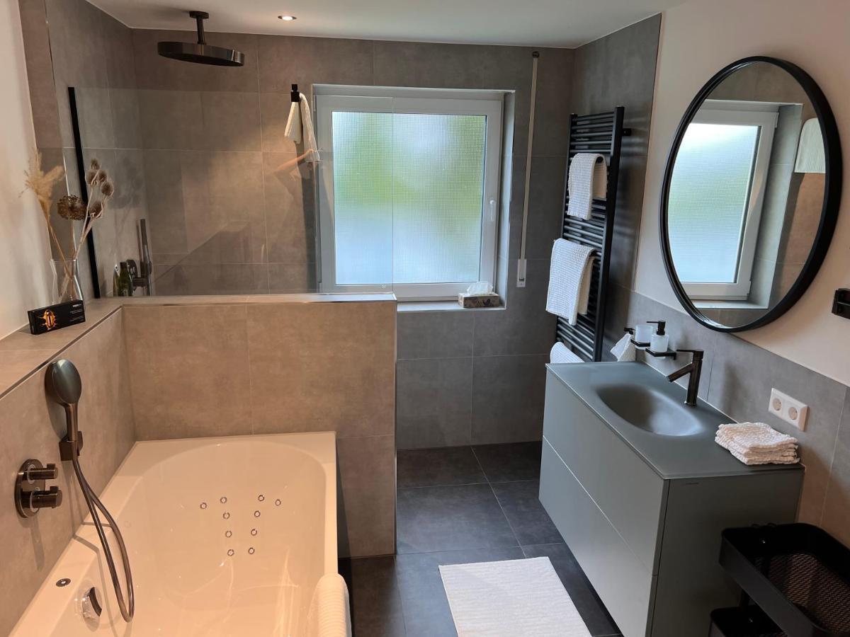 Lake & Mountains - Modern Living - 70Sqm Kressbronn am Bodensee Bagian luar foto